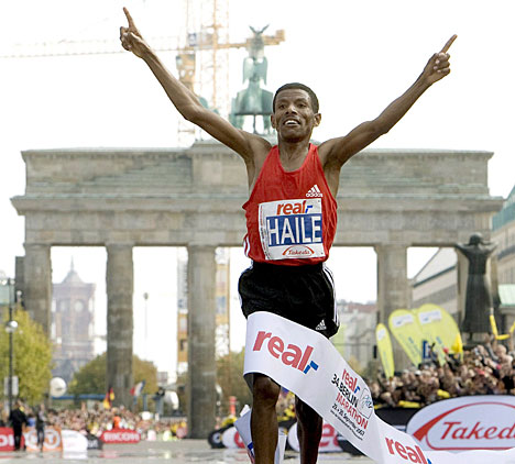 GebrselassieCele_468x422.jpg